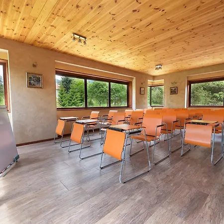 Mugo Lodge *